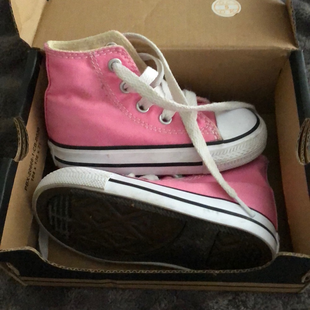 Pink converse